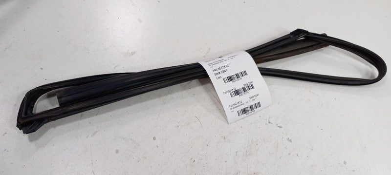 Mazda 3 Door Glass Window Seal Rubber Right Passenger Front 2010 2011 