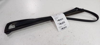 Mazda 3 Door Glass Window Seal Rubber Right Passenger Front 2010 2011 