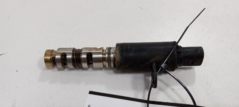Hyundai Santa Fe Variable Timing Gear Oil Control Valve Solenoid Cylin