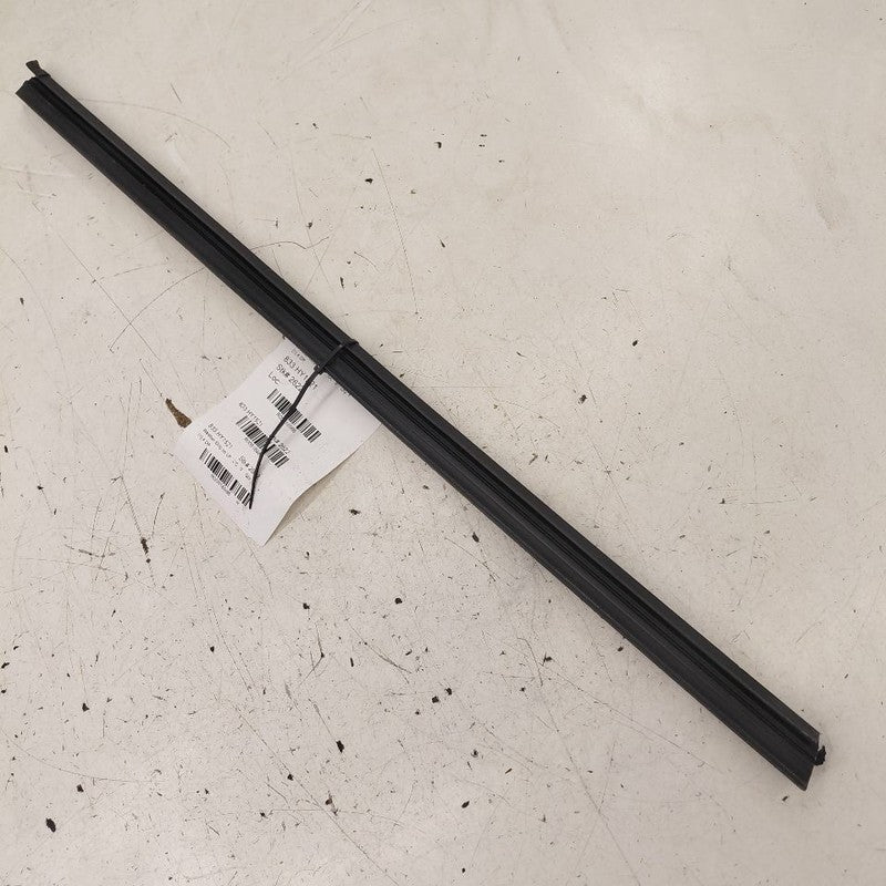Hyundai Kona Left Front Weather Strip Interior  2021 2020 2019