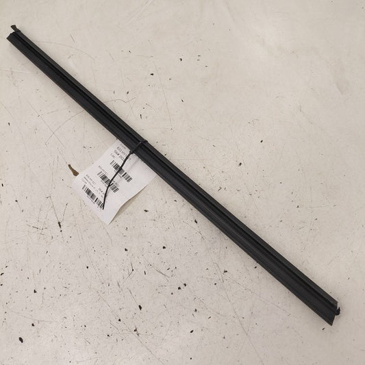 Hyundai Kona Left Front Weather Strip Interior  2021 2020 2019