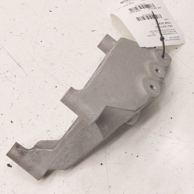 Chevy Trax Passenger Right Engine Mount Bracket  1.4 2022 2021