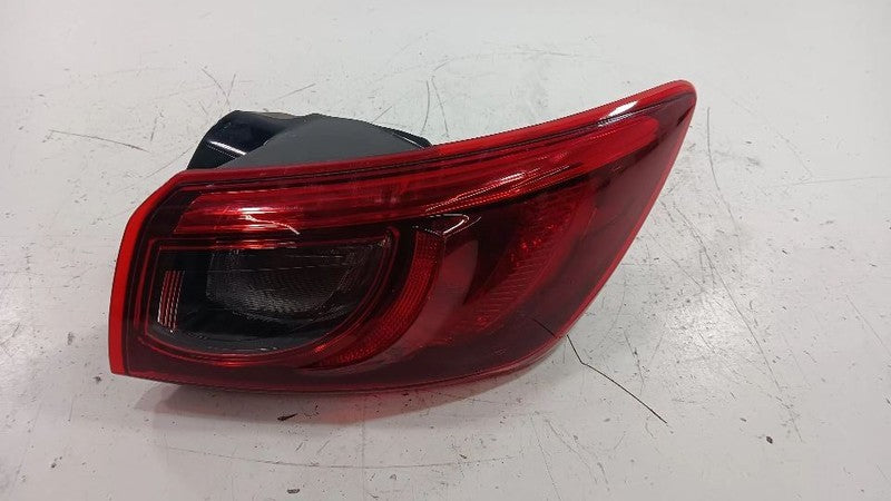 DB4G51150 Passenger Right Tail Light Brake Lamp Qrtr Panel Mntd Halogen 16-19 MAZDA CX-3