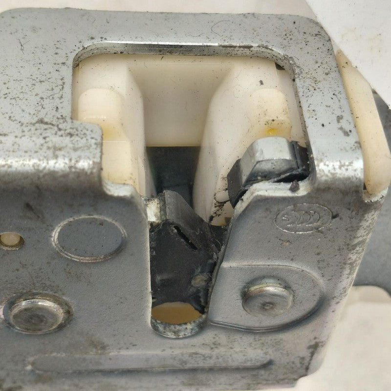 Mitsubishi Outlander   Trunk Latch  2018 2017 2016