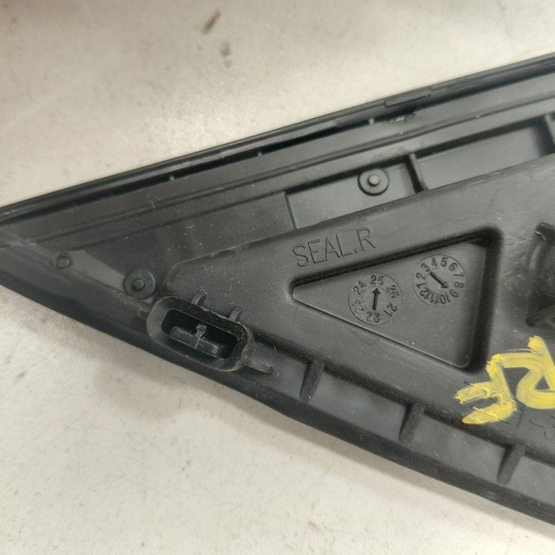 Honda HR-V Passenger Right Front Door Corner Molding {722213W0A0} 2026