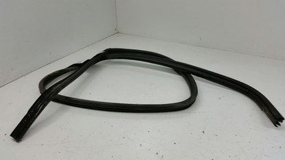 2005 Jeep Liberty On Body Door Jamb Seal Gasket Rear Right Passenger Back 2004