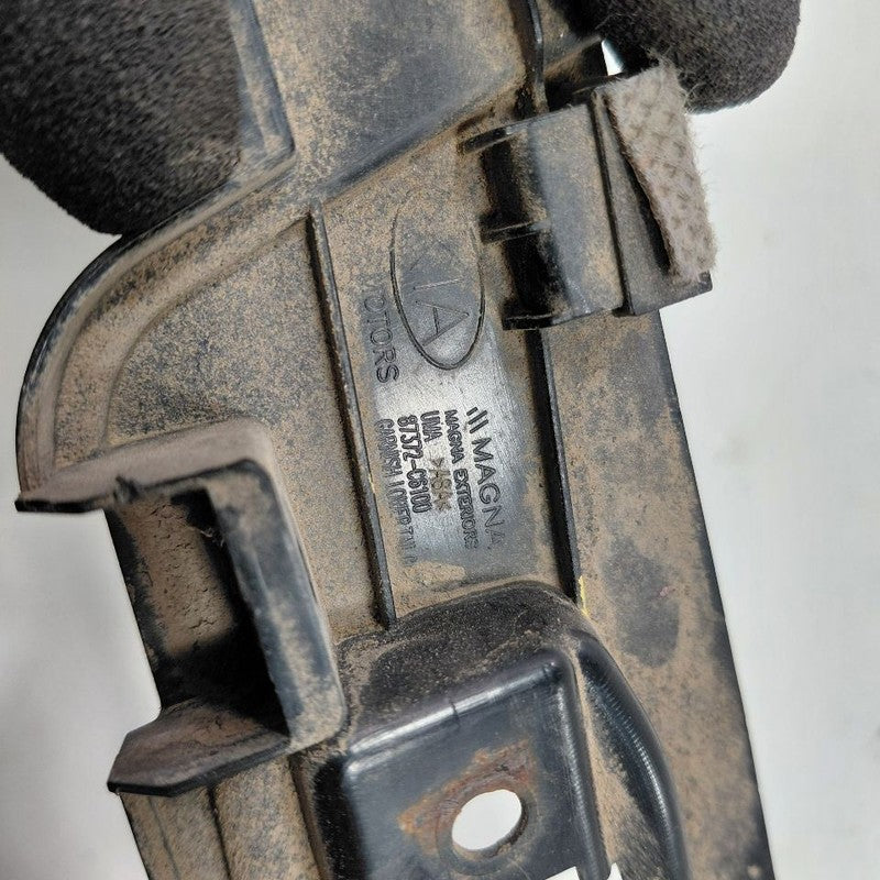 Kia Sorento Hatch Gate Plate Trim Bracket Mount {87372C6100} 2018 2017 2016