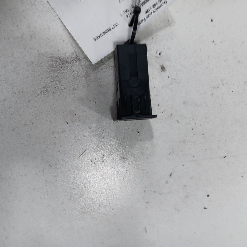 Jeep Renegade USB Plug In Hub Port  2017 2018 2019 2020 OEM