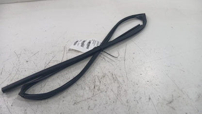 Subaru Impreza Door Glass Window Seal Rubber Right Passenger Front  20
