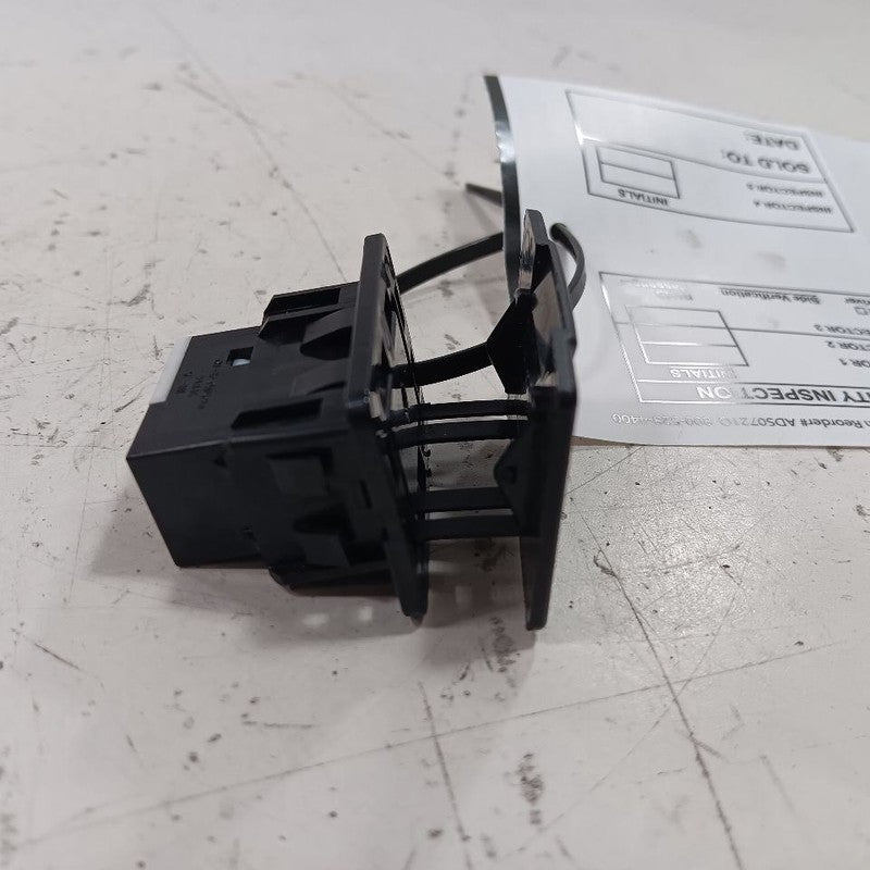 Nissan LEAF AUX Port Plug In {GT25MJ4PAD} 2013 2014 2015 2016 2017 OEM