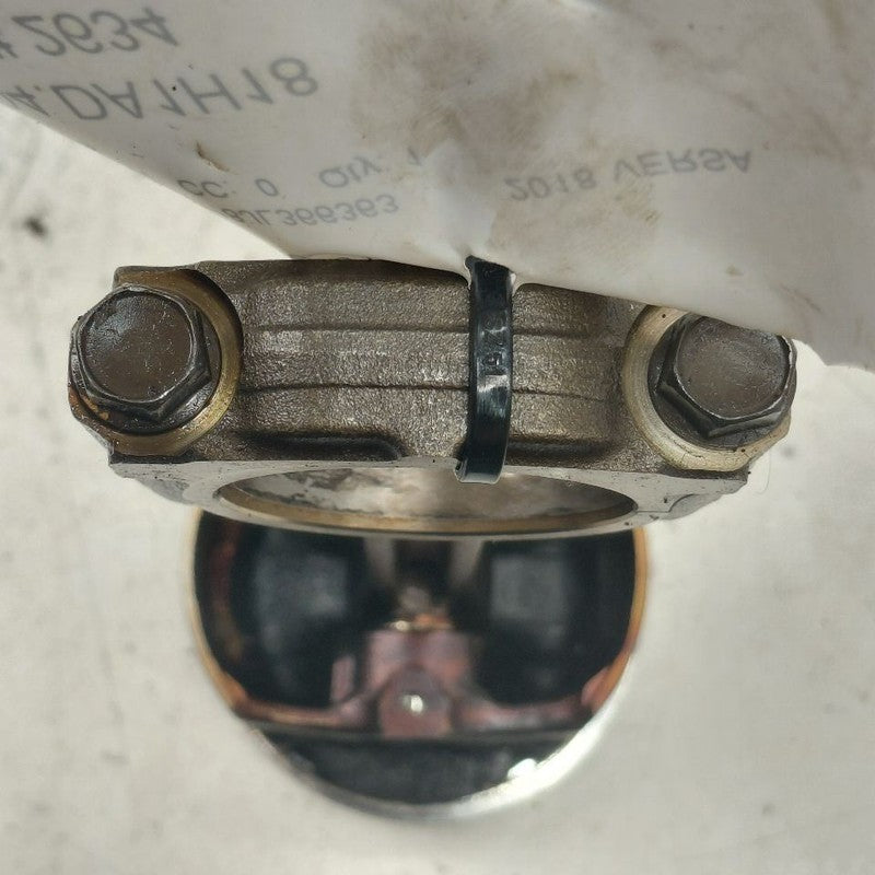 Nissan Versa Note Single Piston With Connecting Rod   1.6 2019 2018 20