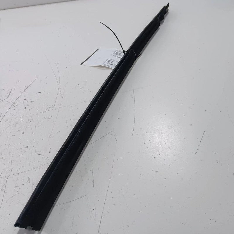 Buick Encore Right Front Weather Strip Interior  2018 2019 2020 OEM