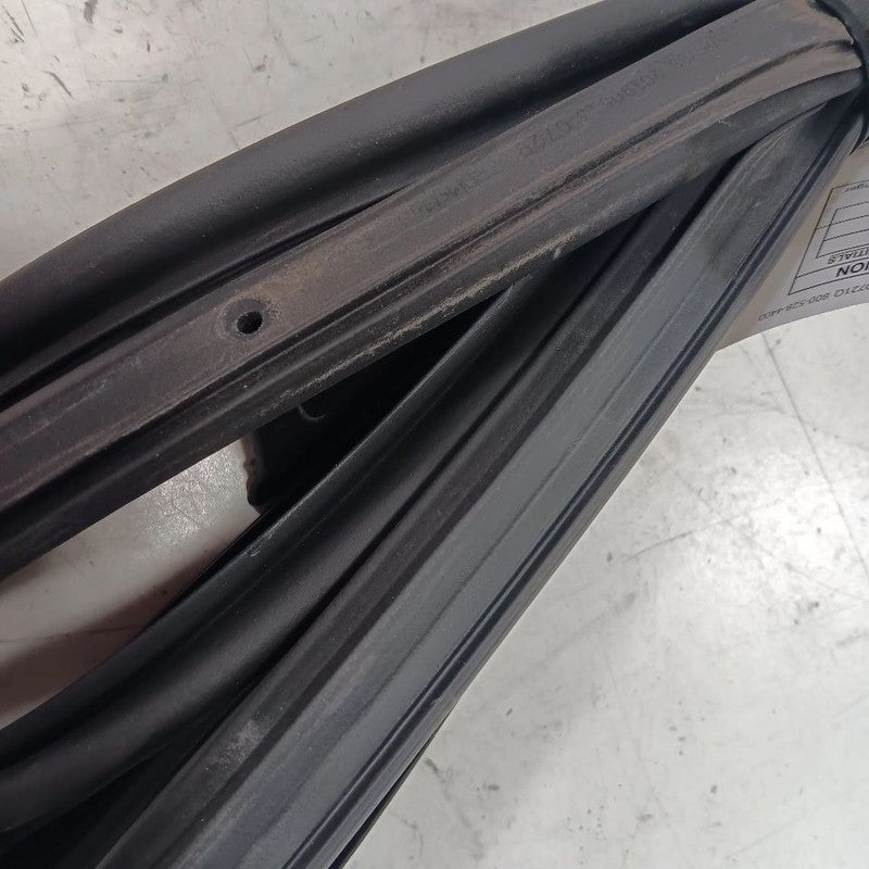 Buick Encore On Door Seal Rubber Left Rear Back  2017 2018 2019 2020 O