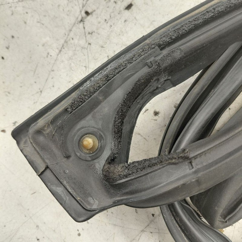 Chevy Trax On Door Seal Rubber Right Passenger Front  2022 2021
