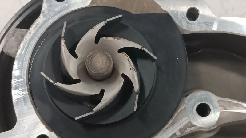 55580028 Coolant Water Pump Gasoline Motor Fits 11-15 VOLT