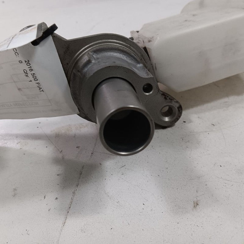 Brake Master Cylinder Fits 15-18 RENEGADE OEM