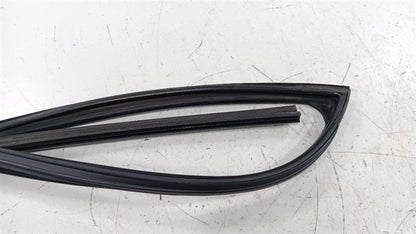 Toyota Prius Door Glass Window Seal Rubber Right Passenger Front 2015 