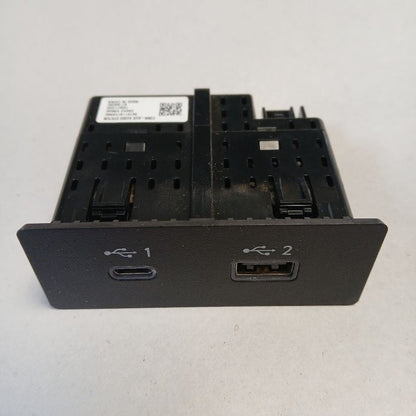 Nissan Rogue USB Plug In Hub Port  2021 2022 2023