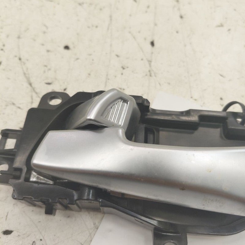 Kia Sorento Door Handle Left Driver Front Interior Inside  2018 2017 2