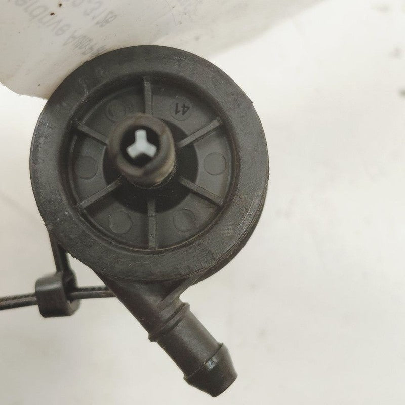 Cadillac XTS Windshield Washer Wash Fluid Reservoir Motor Pump Electri