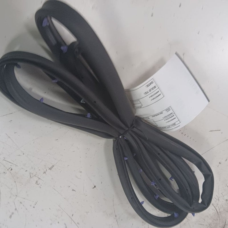 Chevy Trailblazer On Door Seal Rubber Left Driver Front 2021 2022 2023