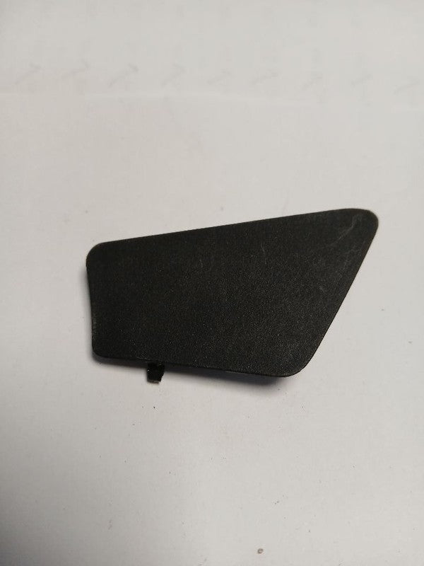 Chevy Trailblazer Driver Left Front Door Handle Bolt Cover {13582403} 