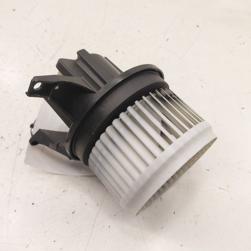 Blower Motor Fits 15-23 Jeep Renegade