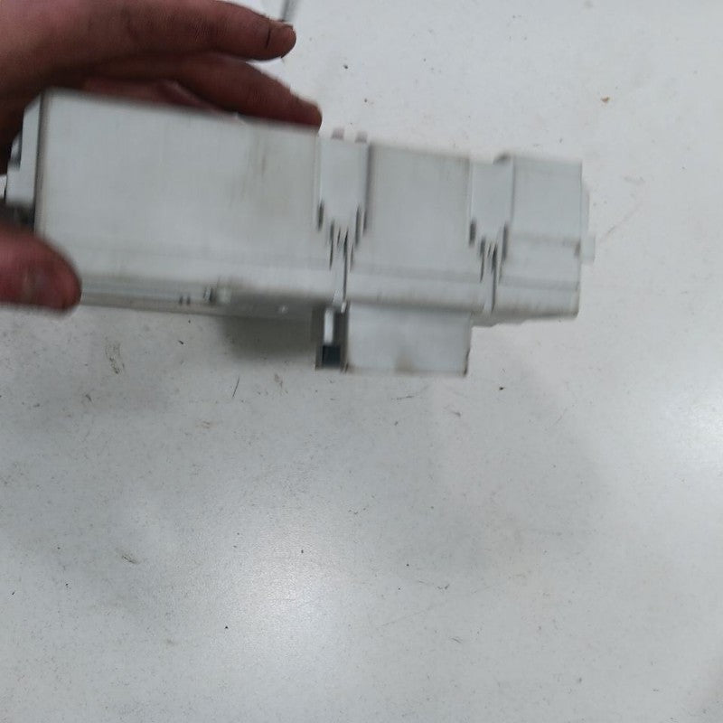 Jeep Cherokee Cabin Fuse Box Interior Inner Under Dash  2015 2016 2017