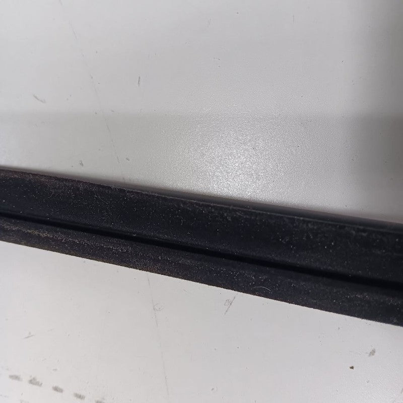 Kia Sportage Left Front Weather Strip Interior  2022 2021 2020 2019 2018