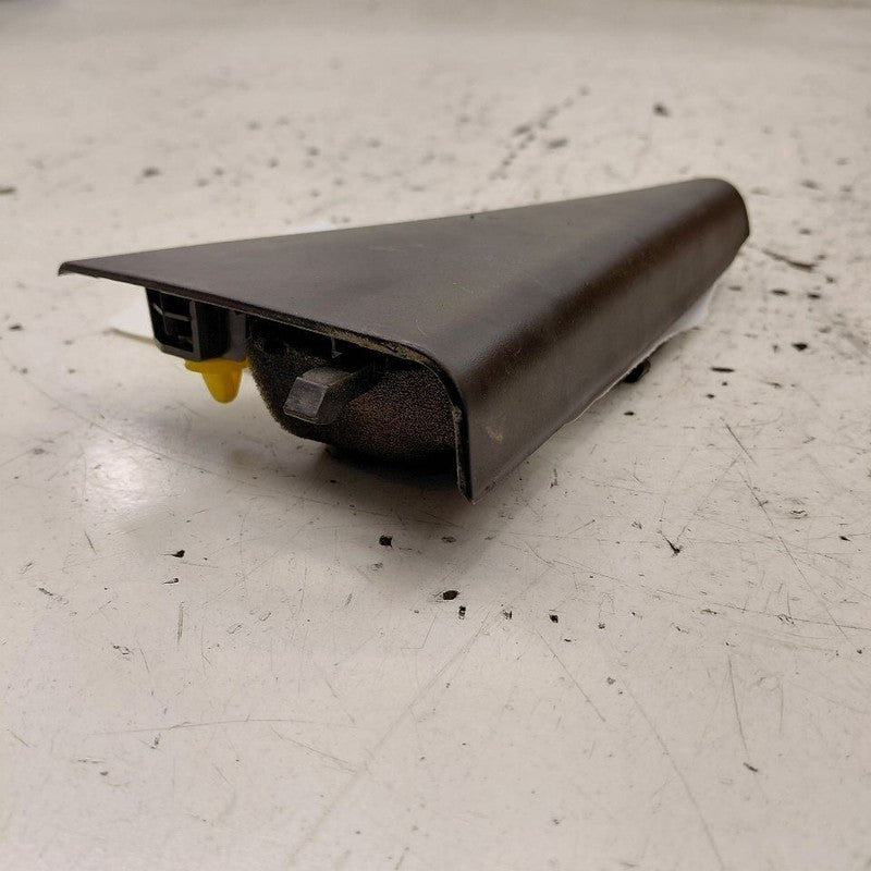 Kia Sorento Left Rear Interior Door Window Corner Trim 2018 2017 2016