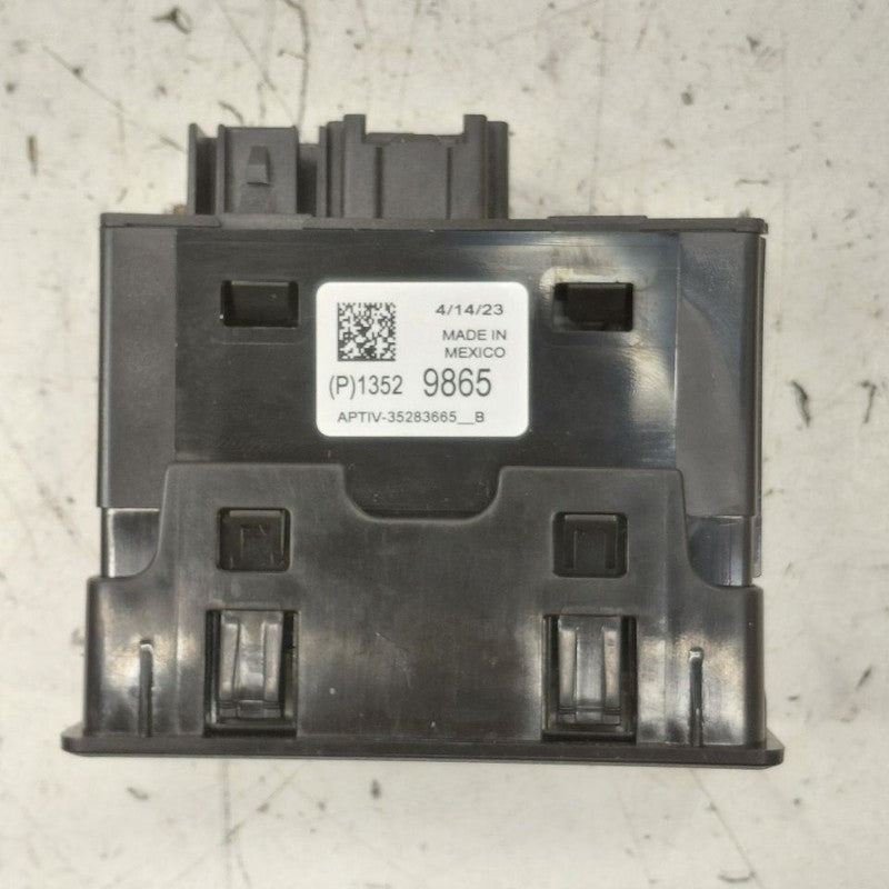 Chevy Equinox USB Plug In Hub Port  2024 2023 2022