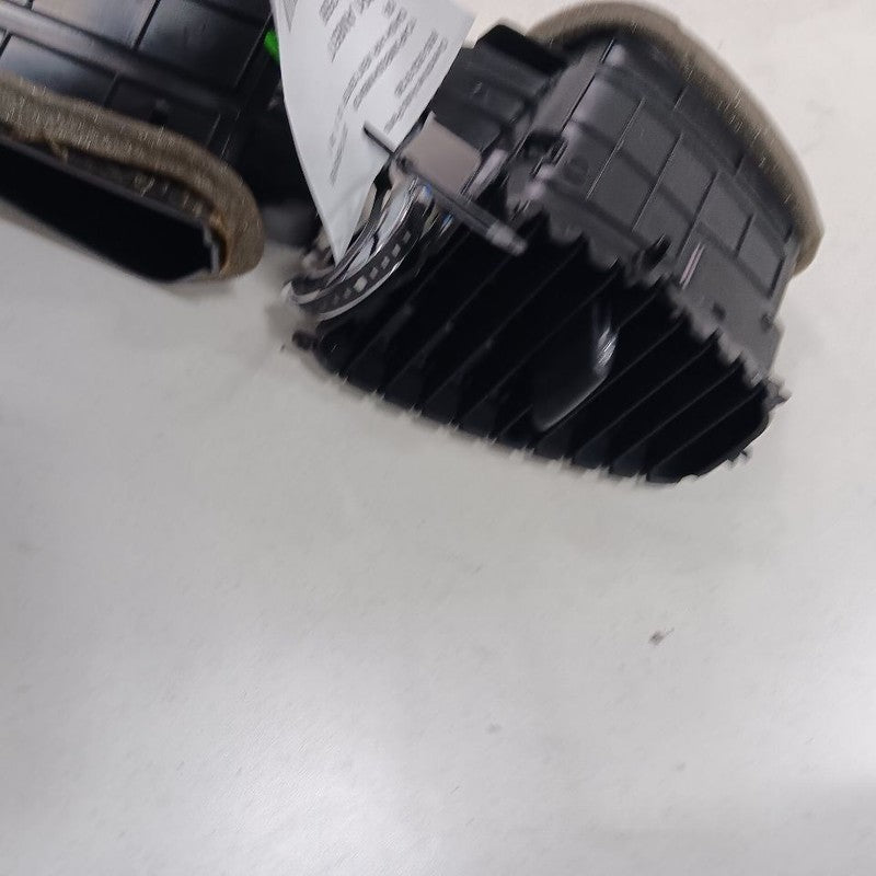 Jeep Cherokee Dash Air Vent Center Middle  2015 2016 2017