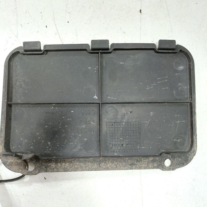 Fiat 500 Front Wheel Arch Liner {18072109} 2016 2017 2018 OEM