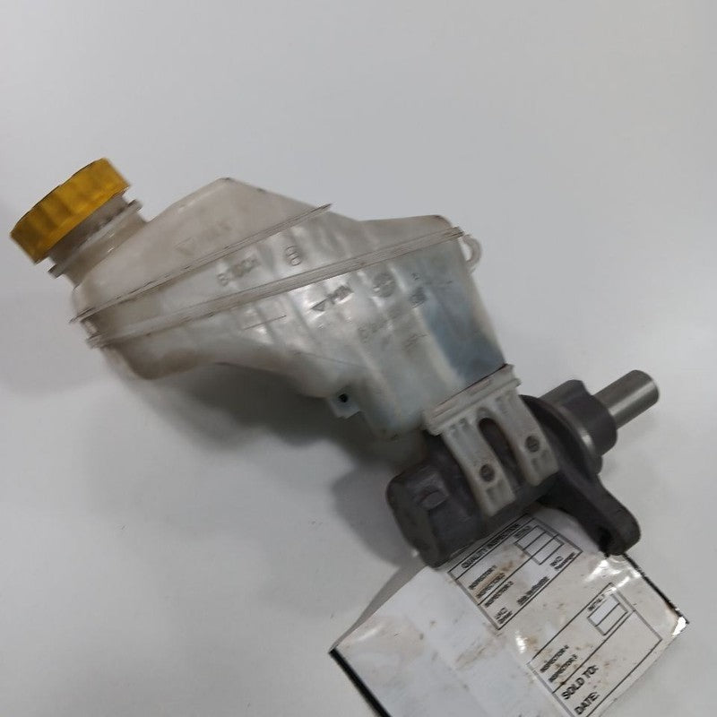 Brake Master Cylinder 4 Door L Model Fits 14-17 FIAT 500