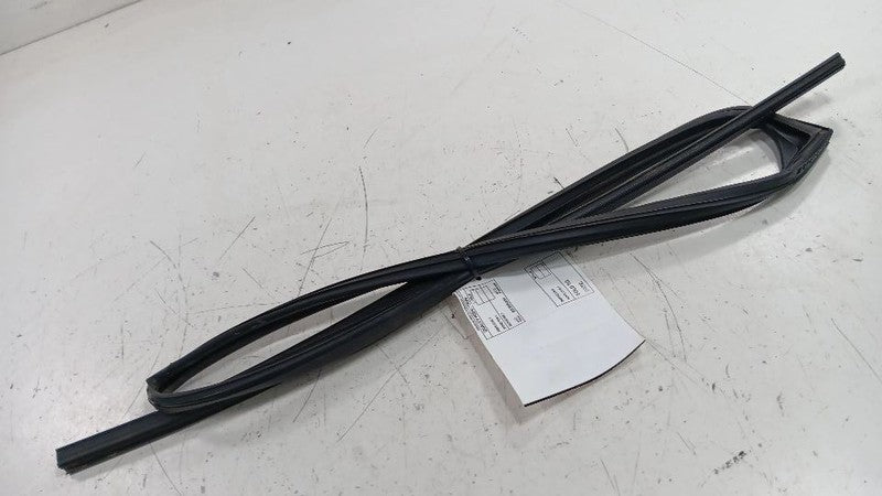 Does Not Apply Subaru Impreza Door Glass Window Seal Rubber Left Driver Rear Back 2017 2018 201