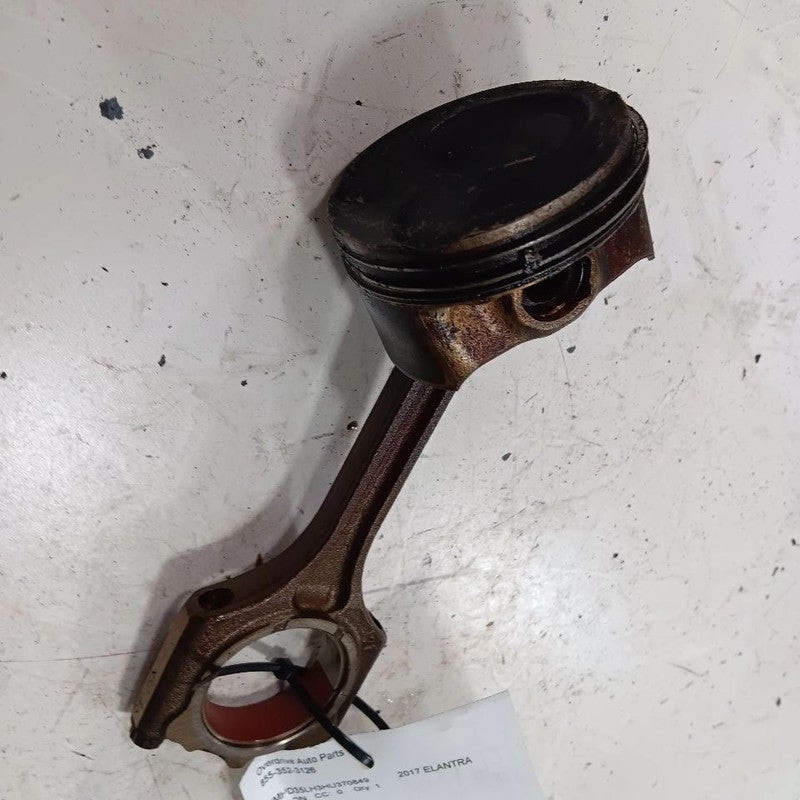 Hyundai Elantra Single Piston With Connecting Rod   2017 2016 2015 201