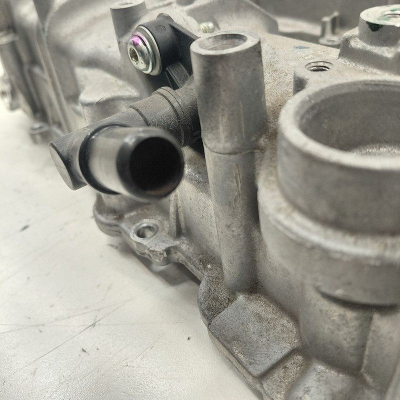 Chevy Volt Engine Cylinder Head Valve Cover  1.5 2016 2017 2018 2019