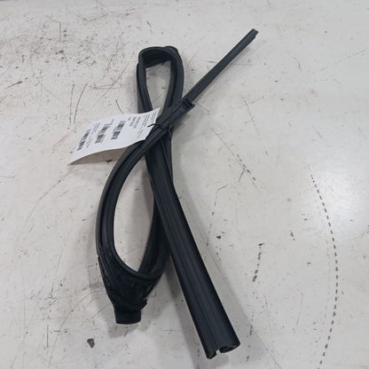 Outlander Sport Door Glass Window Seal Rubber Right Passenger Rear Bac