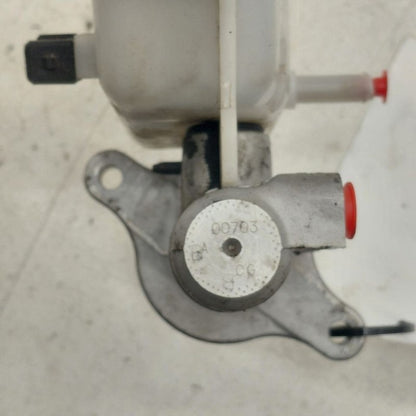 Brake Master Cylinder Fits 12-17 Hyundai Veloster