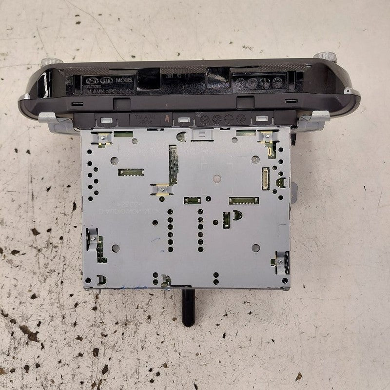 Audio Equipment Radio US Market Display and Receiver 19-20 Hyundai San