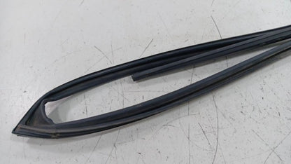 Subaru Impreza Door Glass Window Seal Rubber Right Passenger Front 2017 2018 201