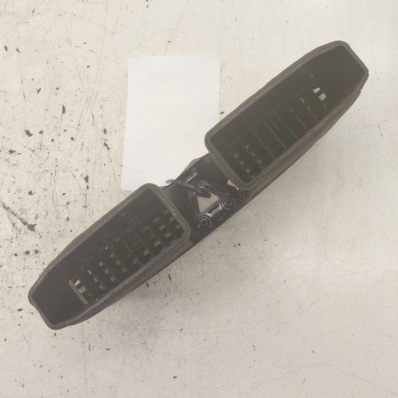 Hyundai Santa Fe Dash Air Vent Center Middle  2019 2020