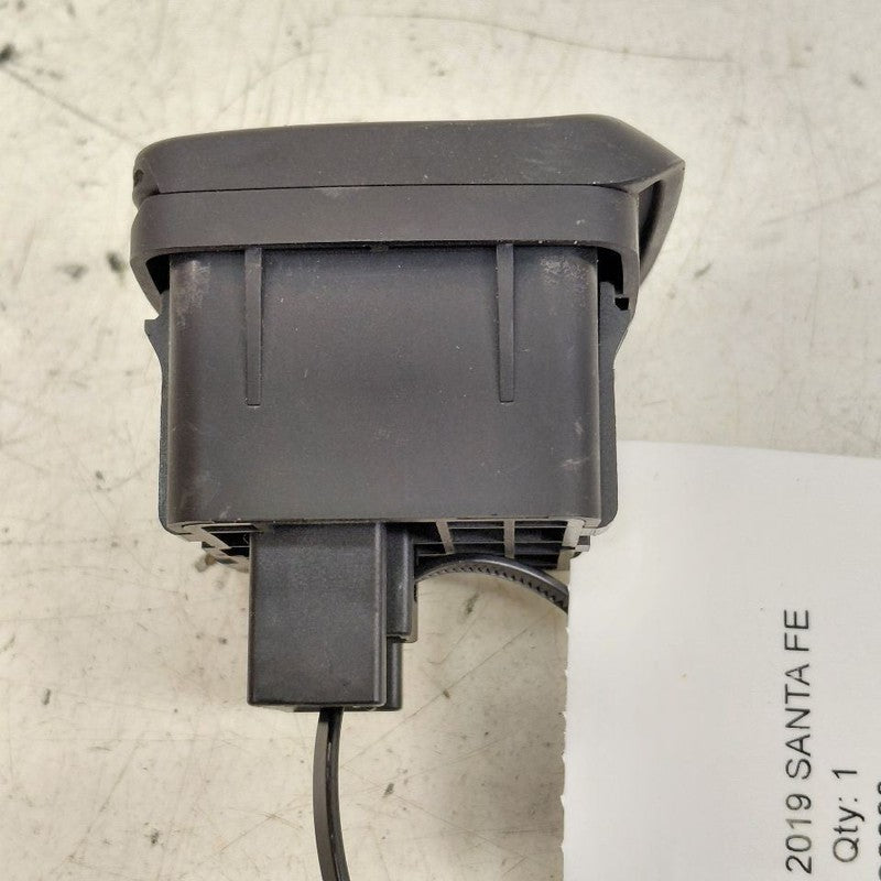 Hyundai Santa Fe 115V Power Plug In {95260S2000} 2019 2020