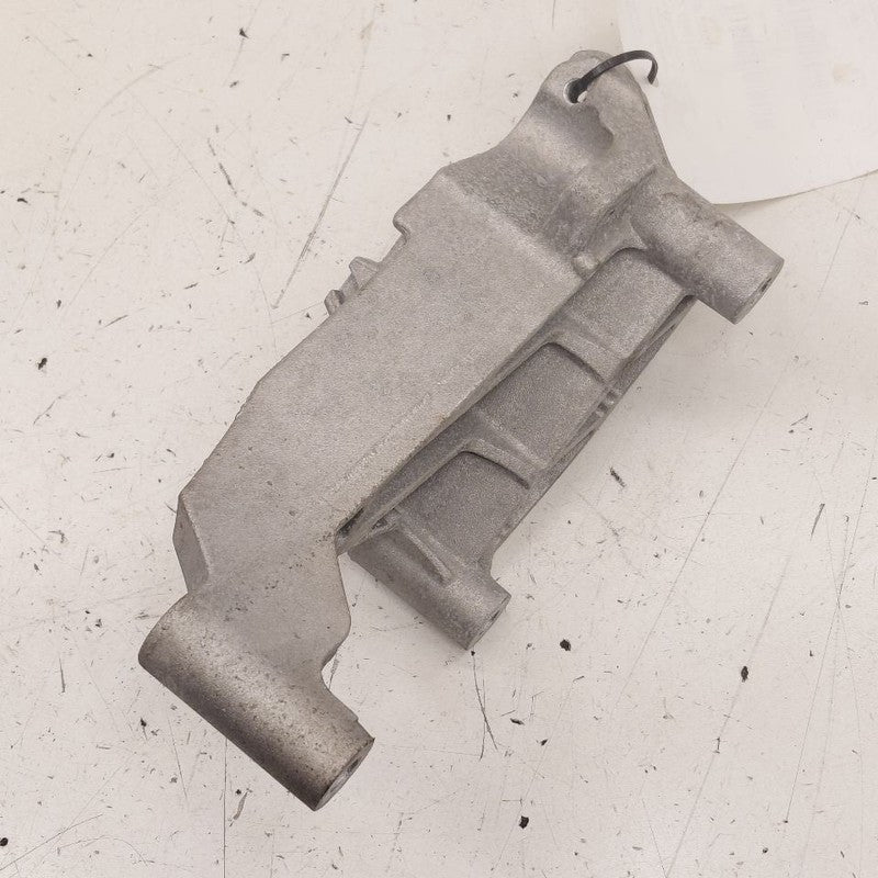 Chevy Trax Passenger Right Engine Mount Bracket  1.4 2022 2021