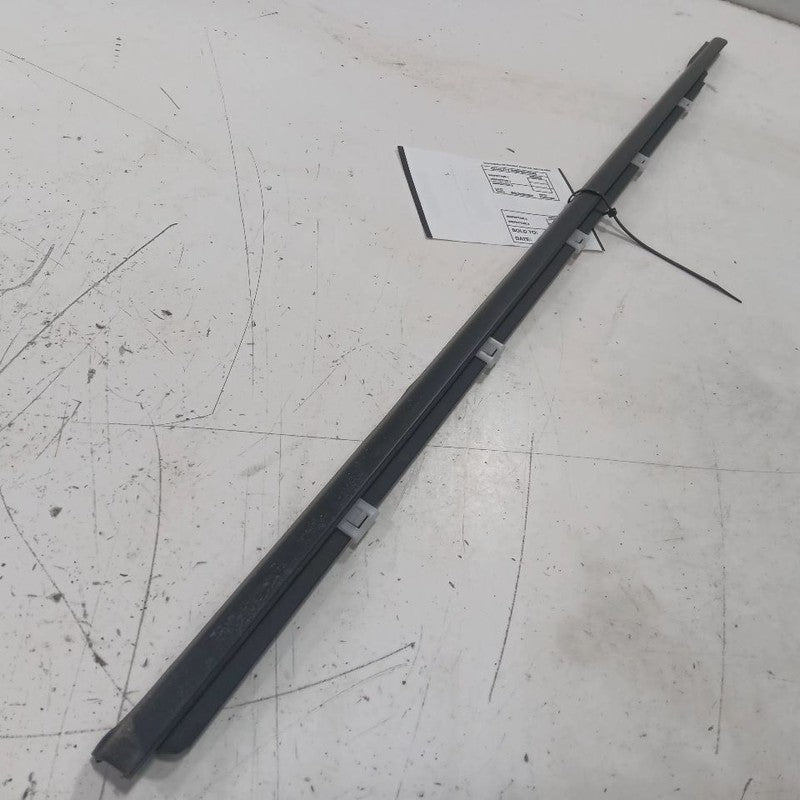 Hyundai Elantra Door Glass Window Weather Strip Trim Front Left Driver  2017 201