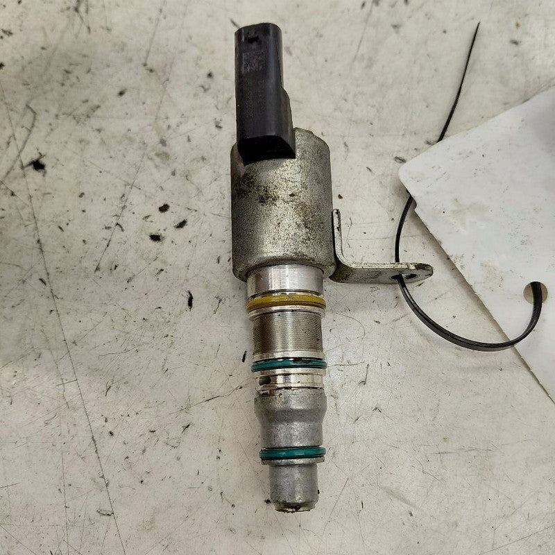 Cadillac CT6 Variable Timing Gear Oil Control Valve Solenoid Cylinder 