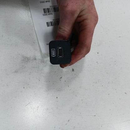 Jeep Renegade USB Plug In Hub Port  2017 2018 2019 2020 OEM