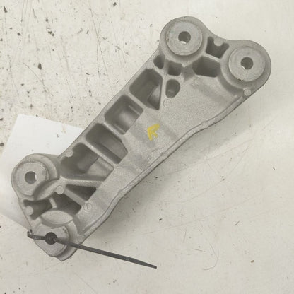 Buick Encore GX Passenger Right Engine Mount Bracket  2022 2023 2024 2