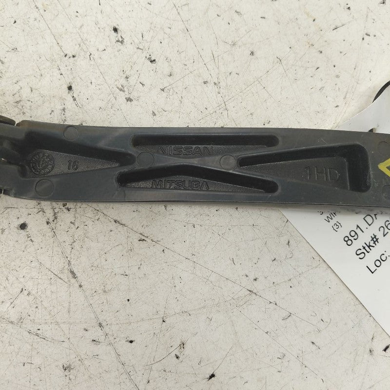 Nissan Versa Windshield Wiper Arm Left Driver  2019 2018 2017 2016
