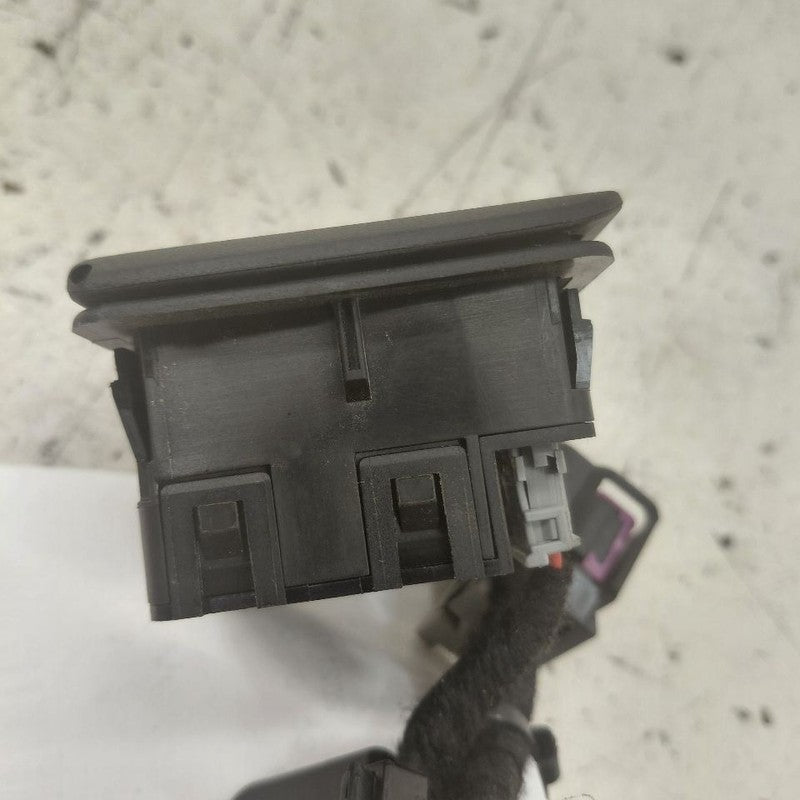 Chevy Trax 120V Plug In {13332854} 2022 2021